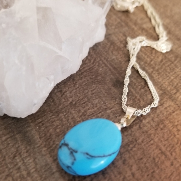 Jewelry - Turquoise pendant on chain